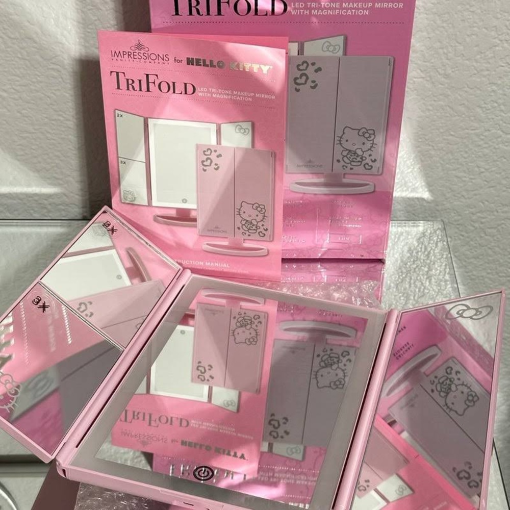 Hello Kitty Impressions Trifold Makeup Mirror Pink